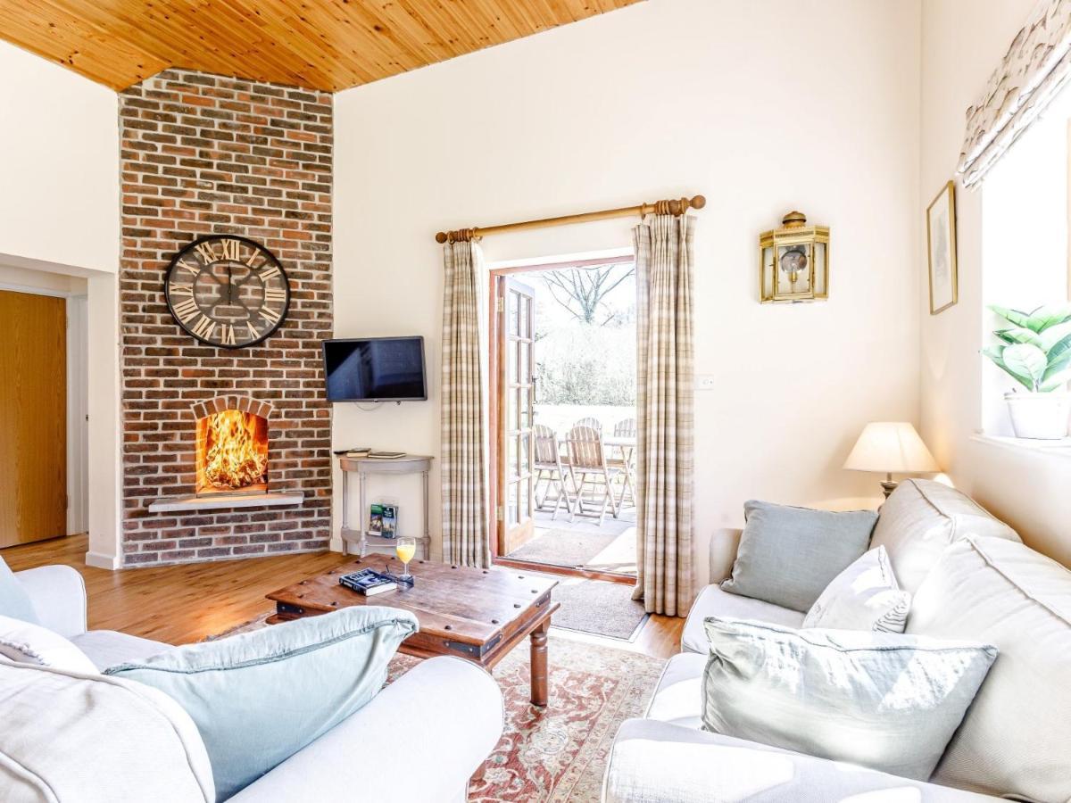 2 Bed In Dorchester 75243 Frampton  Екстериор снимка