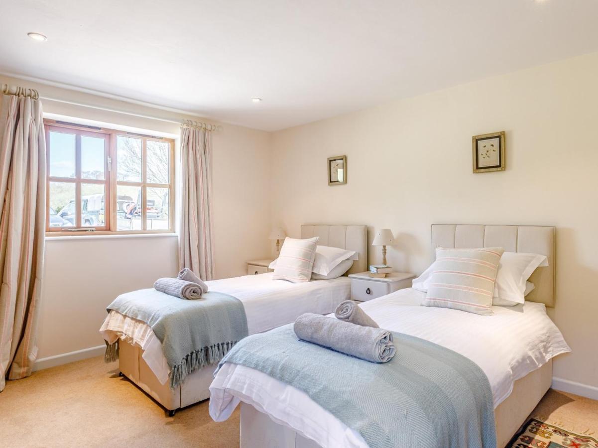 2 Bed In Dorchester 75243 Frampton  Екстериор снимка