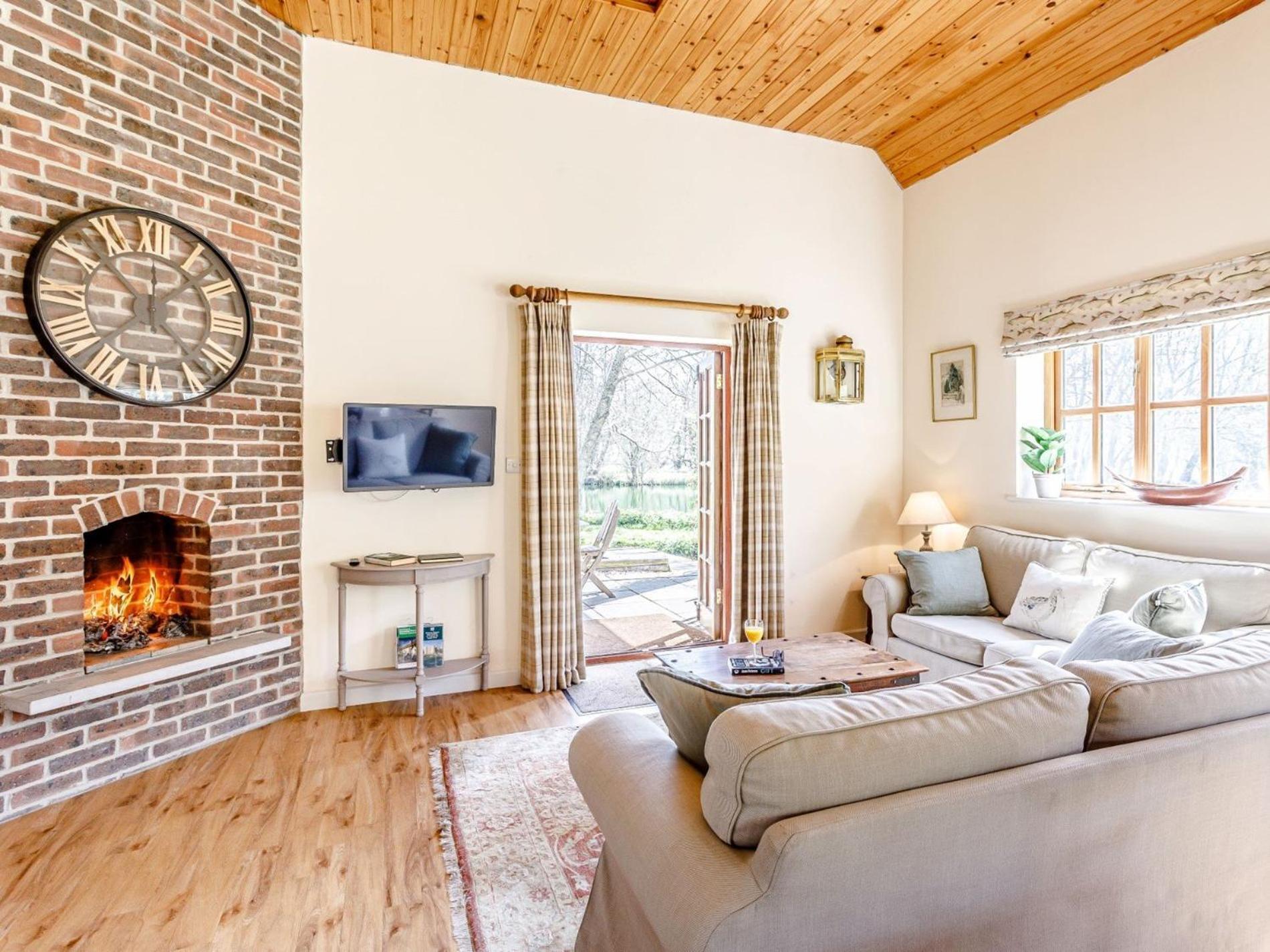 2 Bed In Dorchester 75243 Frampton  Екстериор снимка